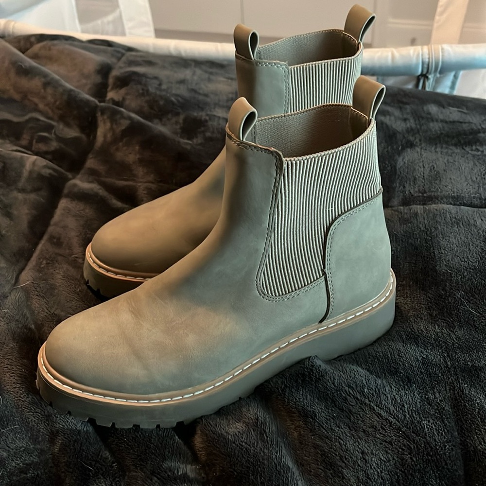Dolce Vita Chelsea Leigha Boots
